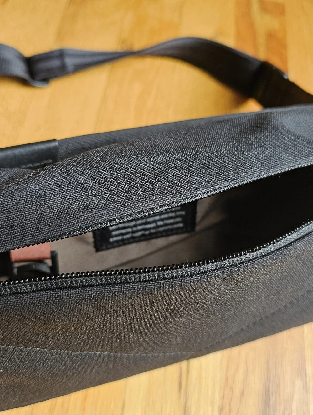 Bellroy sling / crossbody, black